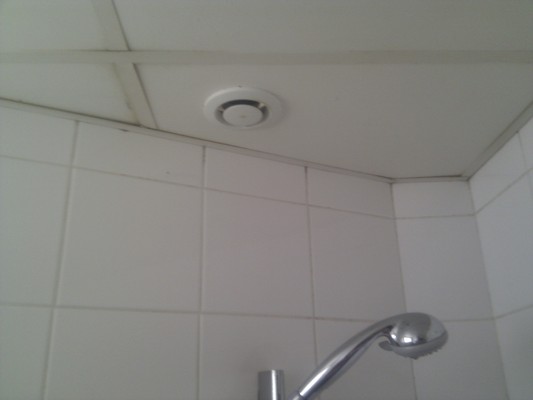 Product picture dirty bathroom 3