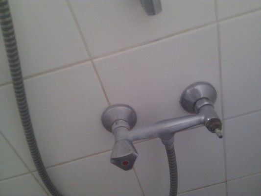 Product picture dirty bathroom 4